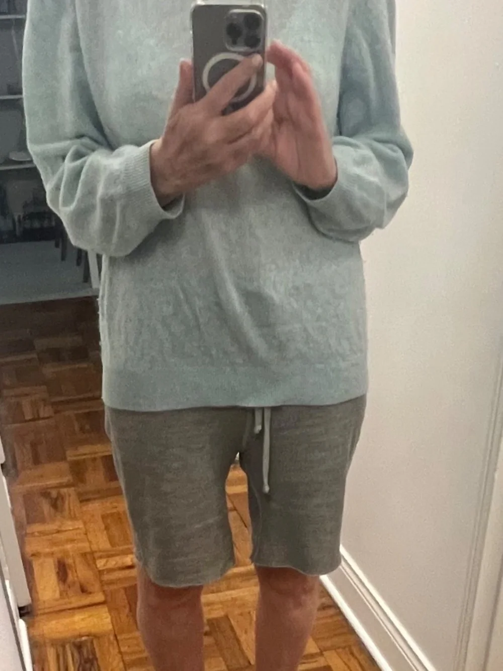 Khaite V-neck cashmere sweater - Picture 8 of 12